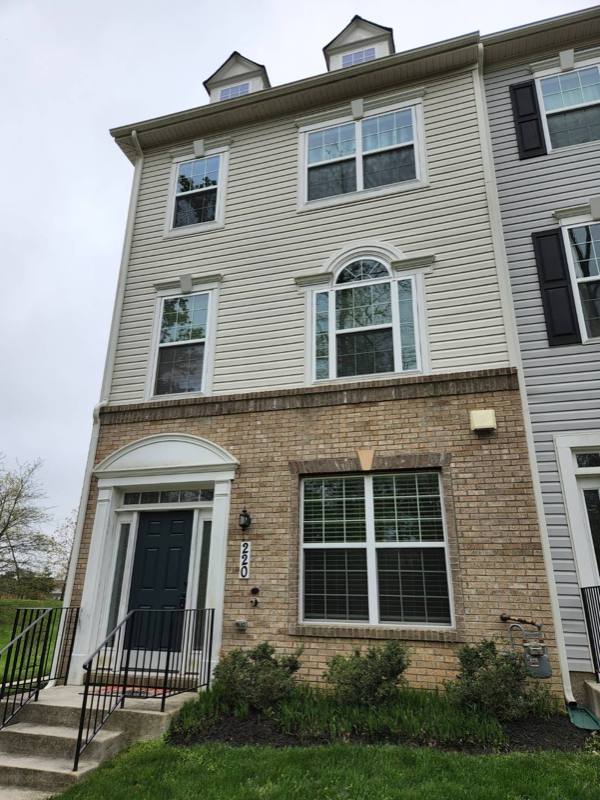 Townhouse for rent at 220 Ironwood Manor Dr, Silver Spring, MD 20904