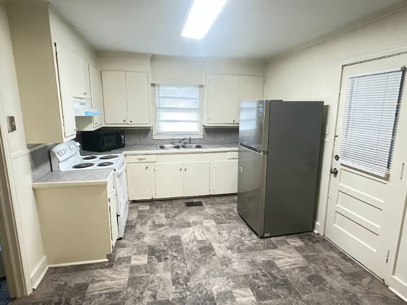 House for rent at 3679 S Southland, Jackson, MS 39212