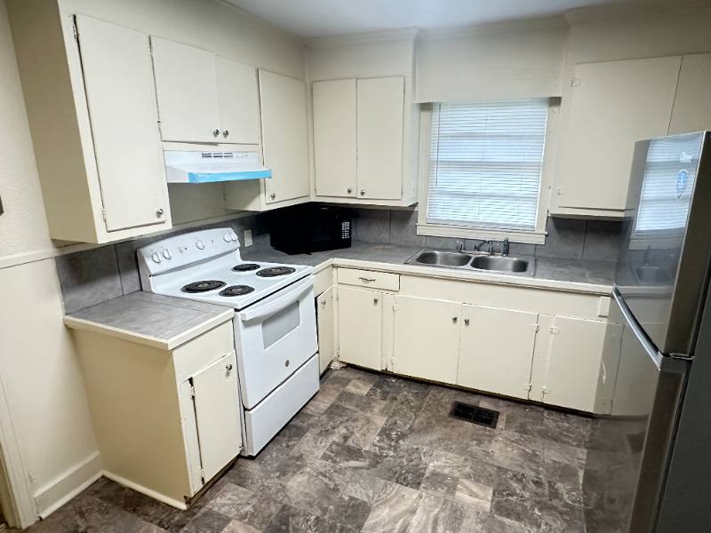 House for rent at 3679 S Southland, Jackson, MS 39212