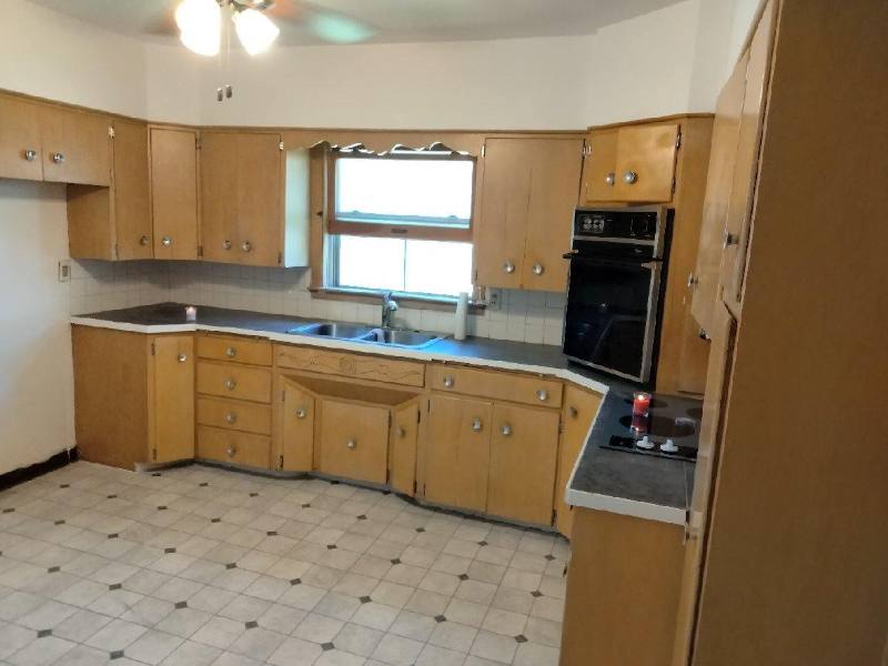 House for rent at 1545 Division St, Saginaw, MI 48602