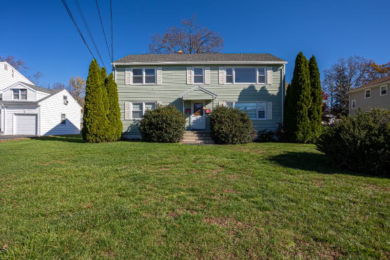 Apartment for rent at 272 Hunyadi Ave, Fairfield, CT 06824