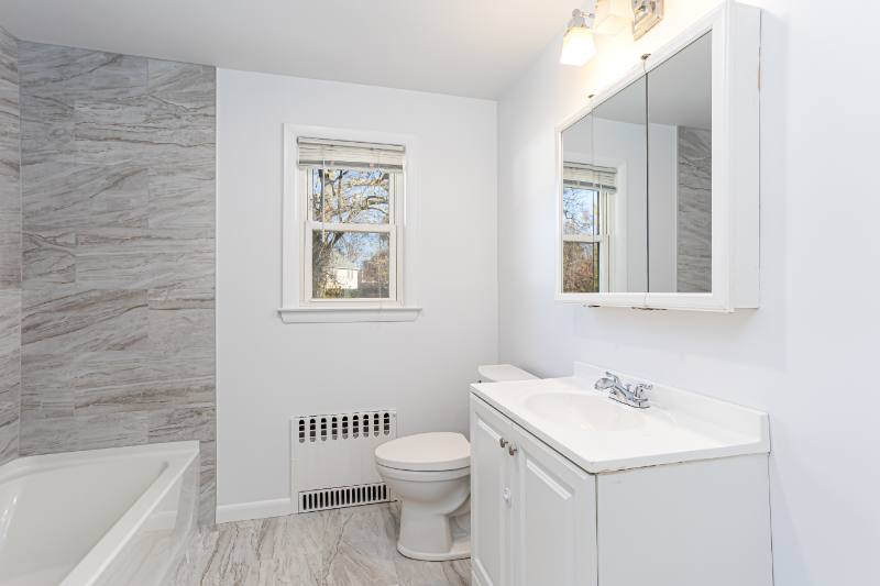 Apartment for rent at 272 Hunyadi Ave, Fairfield, CT 06824