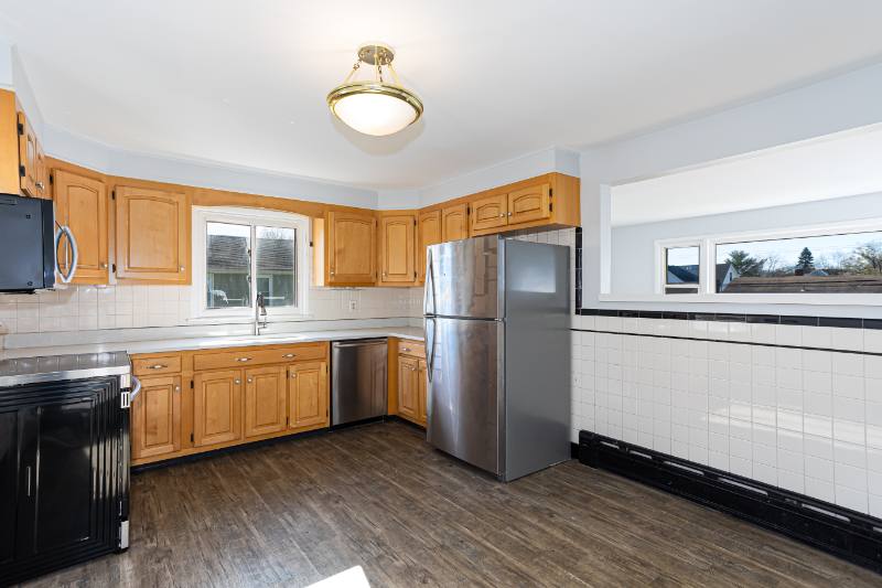 Apartment for rent at 272 Hunyadi Ave, Fairfield, CT 06824