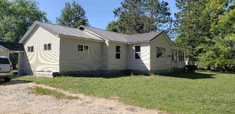 House for rent at 1729 N Keystone Rd, Traverse City, MI 49696
