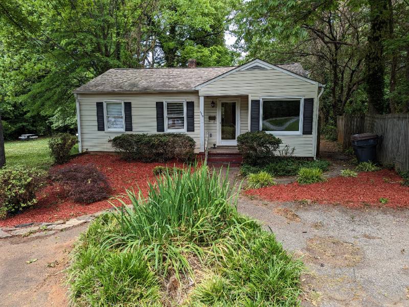 House for rent at 828 Crescent Dr, Reidsville, NC 27320