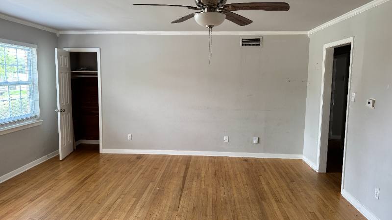 House for rent at 10932 Dunaway Dr, Dallas, TX 75228