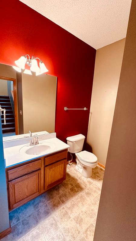 Townhouse for rent at 20048 Heritage Dr, Lakeville, MN 55044