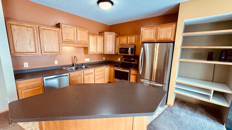 Townhouse for rent at 20048 Heritage Dr, Lakeville, MN 55044