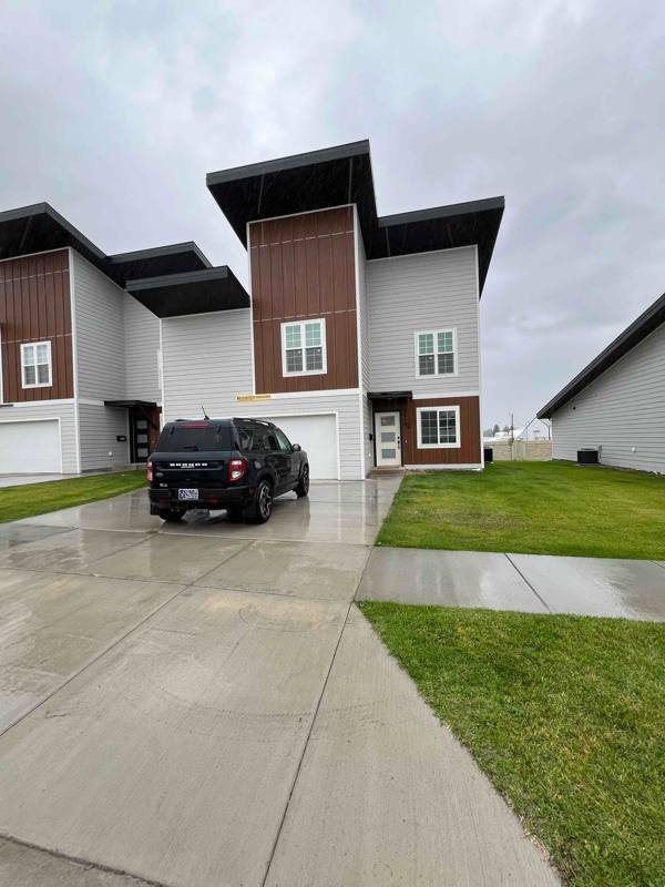Townhouse for rent at 2502 Castle Pines Dr, Great Falls, MT 59405
