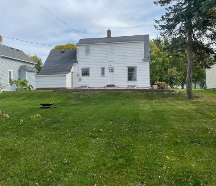 House for rent at 218 S 4th St, Le Sueur, MN 56058