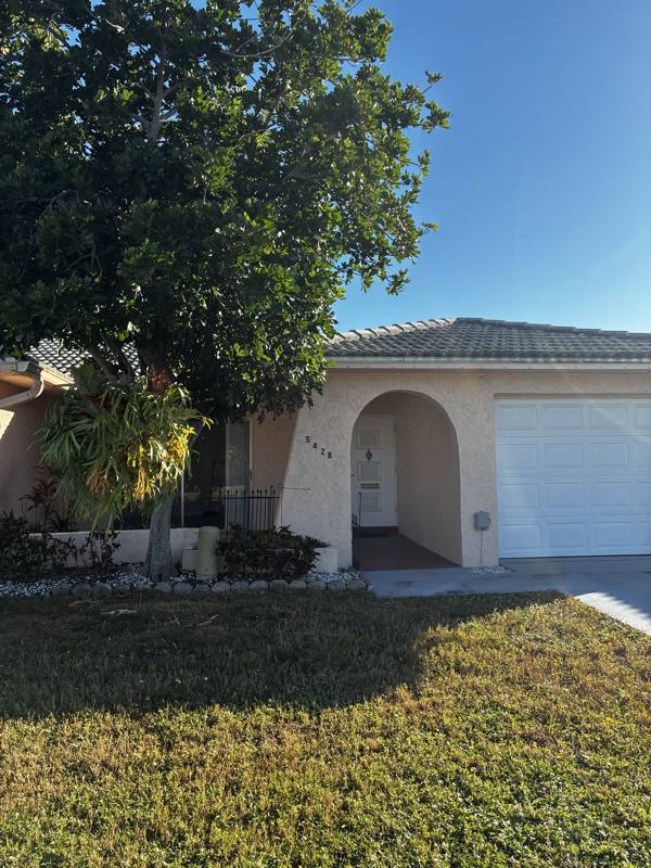 Condo for rent at 5428 Larchmont Court N, Pinellas Park, FL 33782