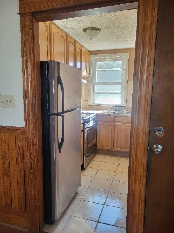 Apartment for rent at 36 Rutland St #1, New Bedford, MA 02745