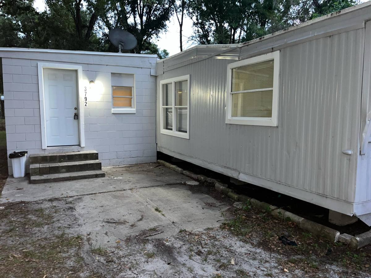 House for rent at 3792 Old Dixie Highway, Auburndale, FL 33823