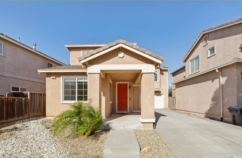 House for rent at 1888 Leaning Oak Dr, Fairfield, CA 94534
