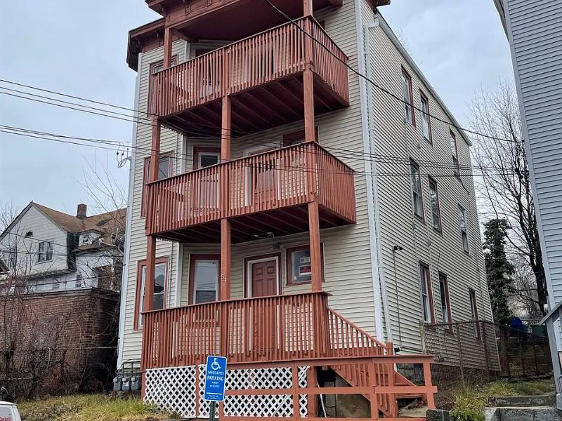 Apartment for rent at 54 Crown St #1, Waterbury, CT 06704