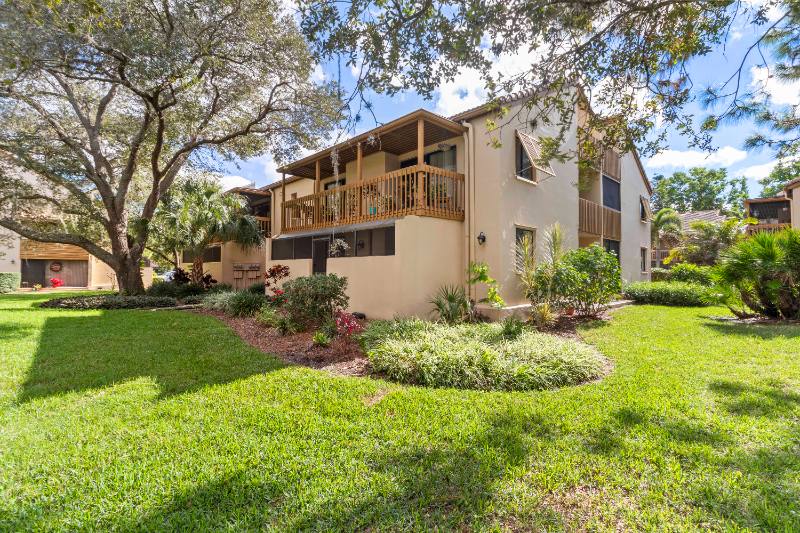 Apartment for rent at 3071 Willow Green, Sarasota, FL 34235