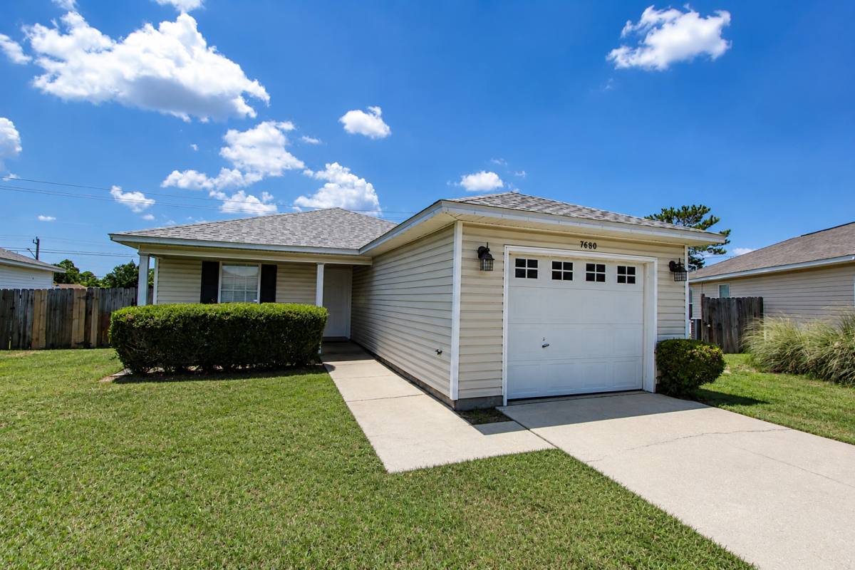 House for rent at 7680 Chablis Circle, Navarre, FL 32566