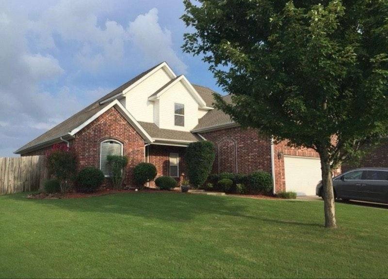 House for rent at 2332 N Hidden Creek Dr, Fayetteville, AR 72704