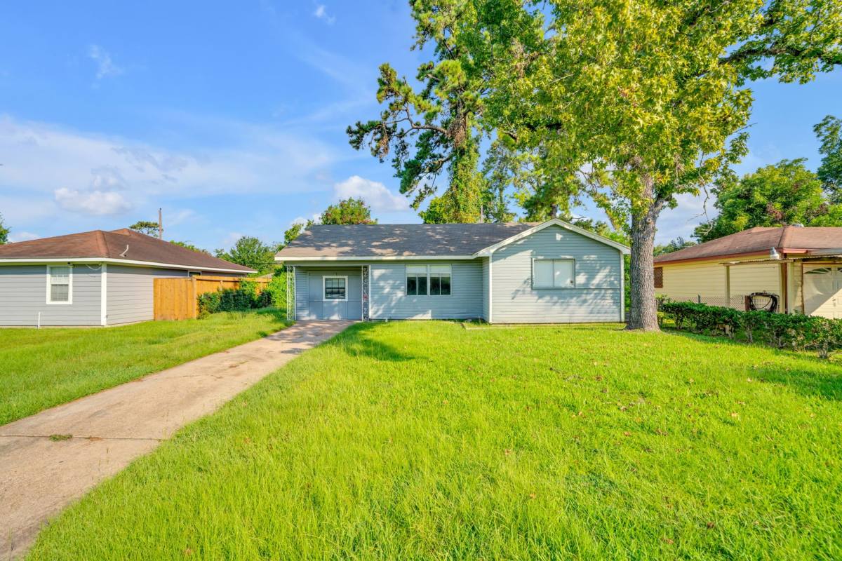 House for rent at 7237 Boggess #5, Houston, TX 77016