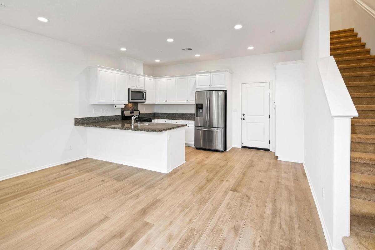 Townhouse for rent at 1323 Camino Carmelo #154, Chula Vista, CA 91913