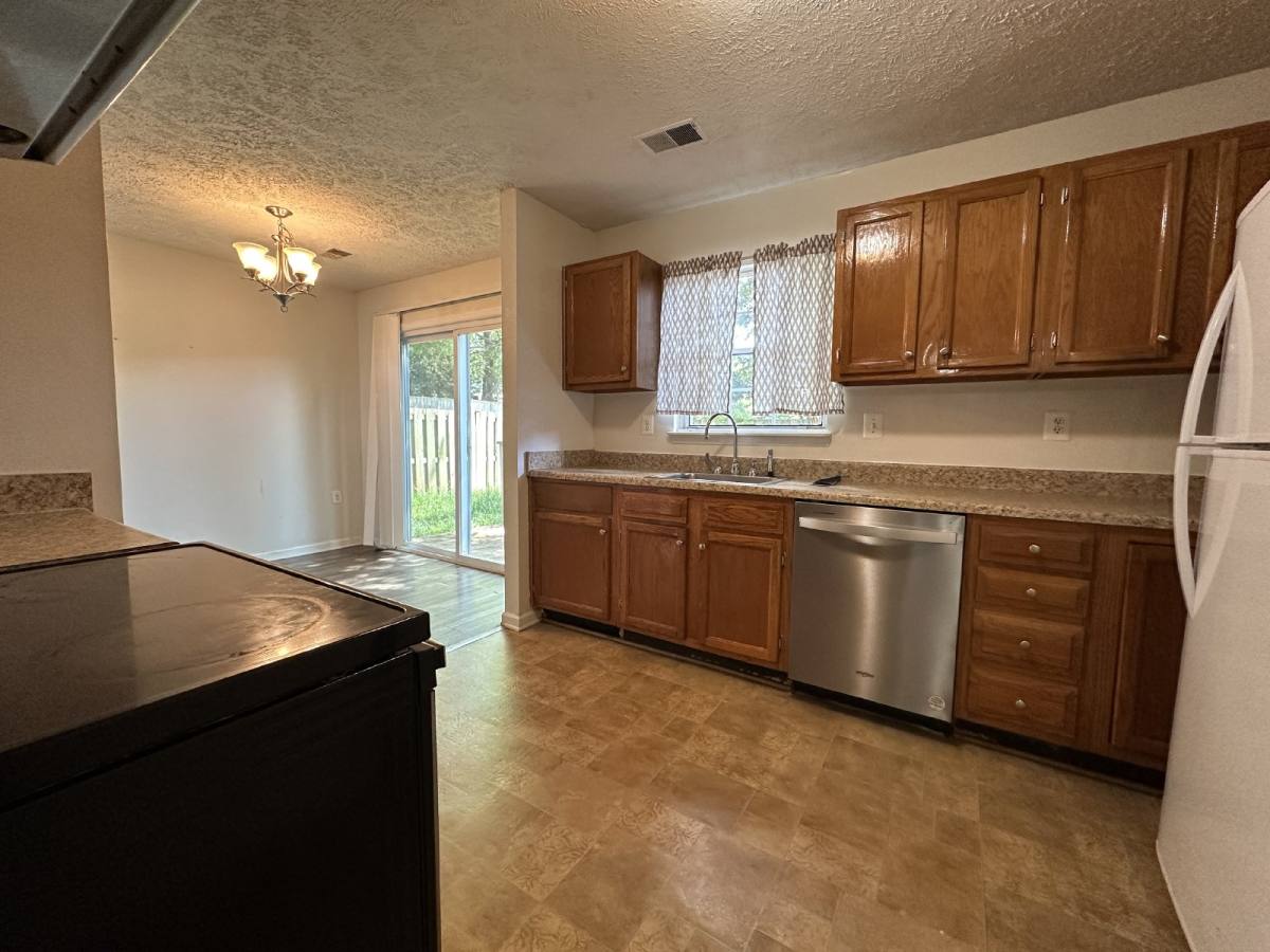 Townhouse for rent at 8625 Cartwright Court, Manassas, VA 20111