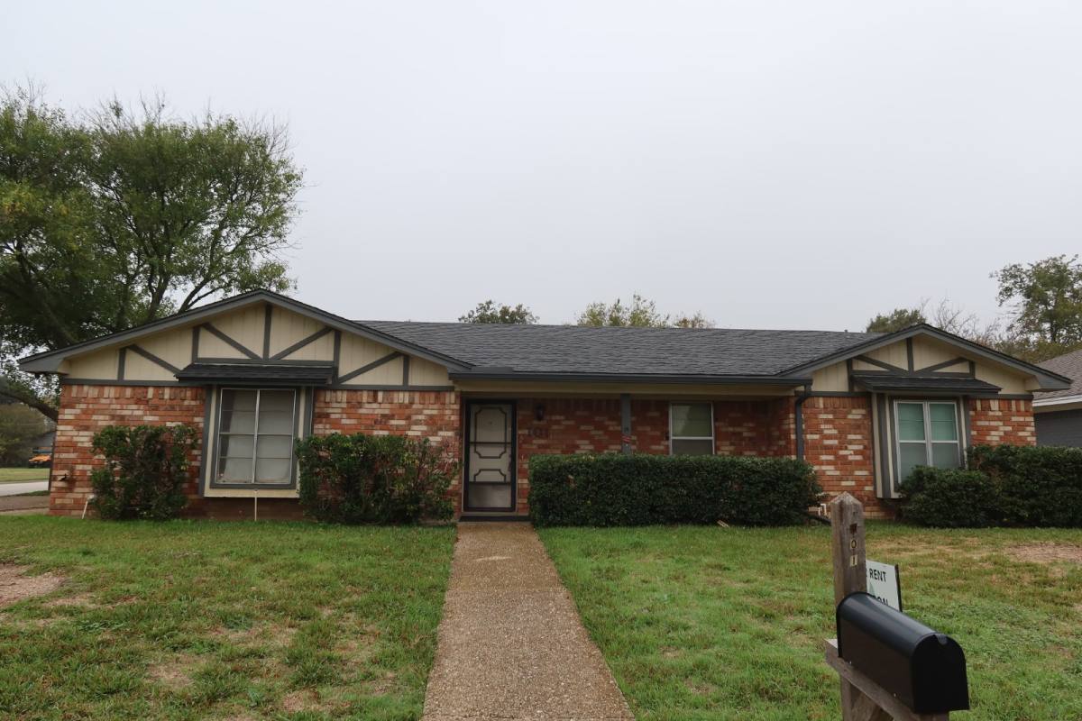 House for rent at 101 Travis Lane, Hewitt, TX 76643