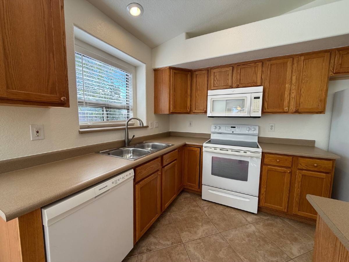 House for rent at 9587 W Seldon Lane, Peoria, AZ 85345