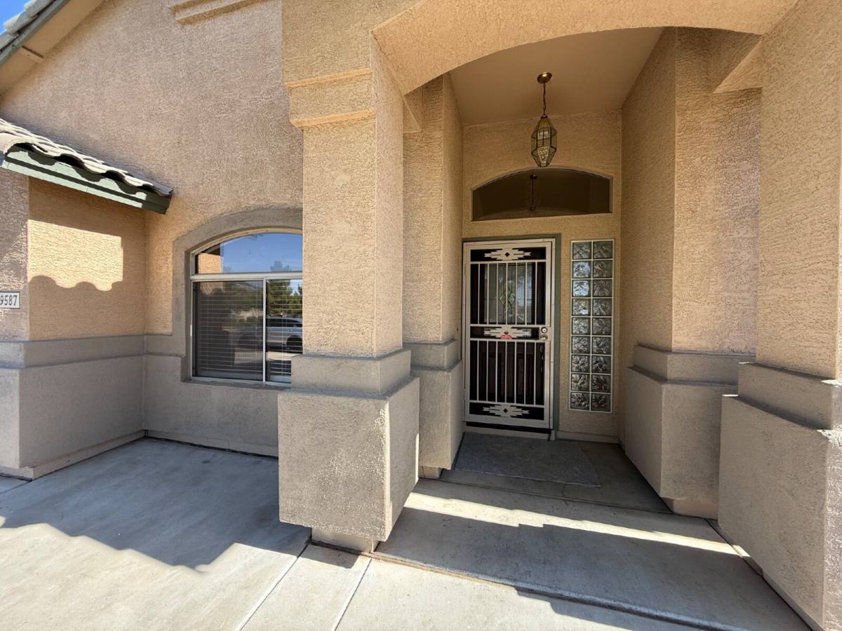 House for rent at 9587 W Seldon Lane, Peoria, AZ 85345