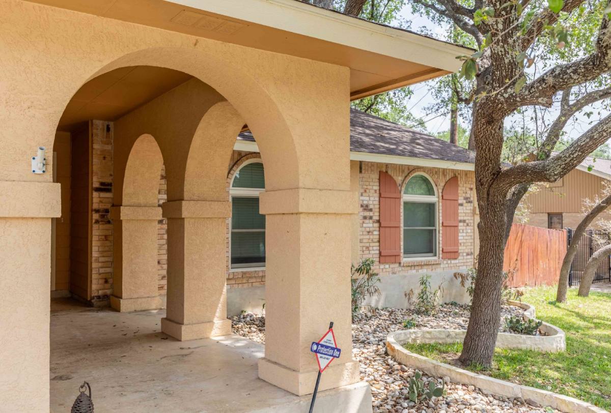 House for rent at 2331 Bluffridge St, San Antonio, TX 78232