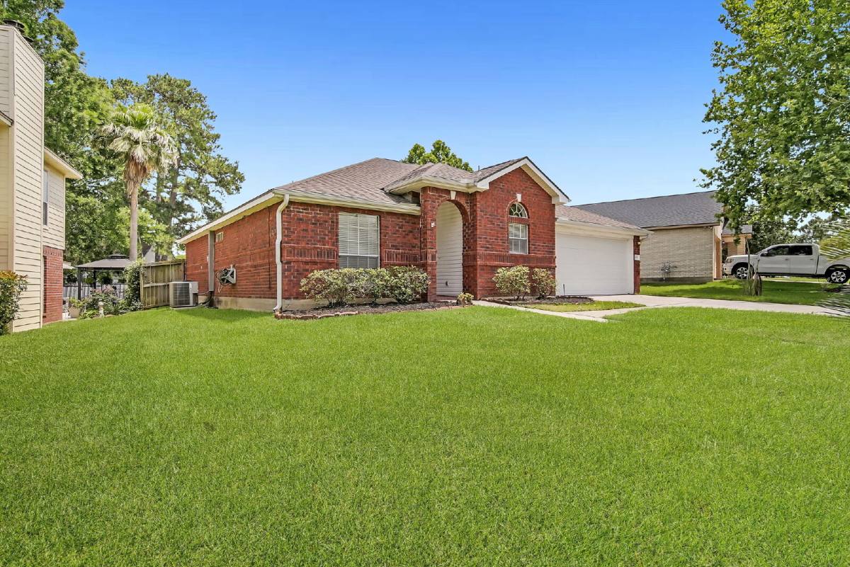 House for rent at 7063 Gentle Breeze Dr, Willis, TX 77318