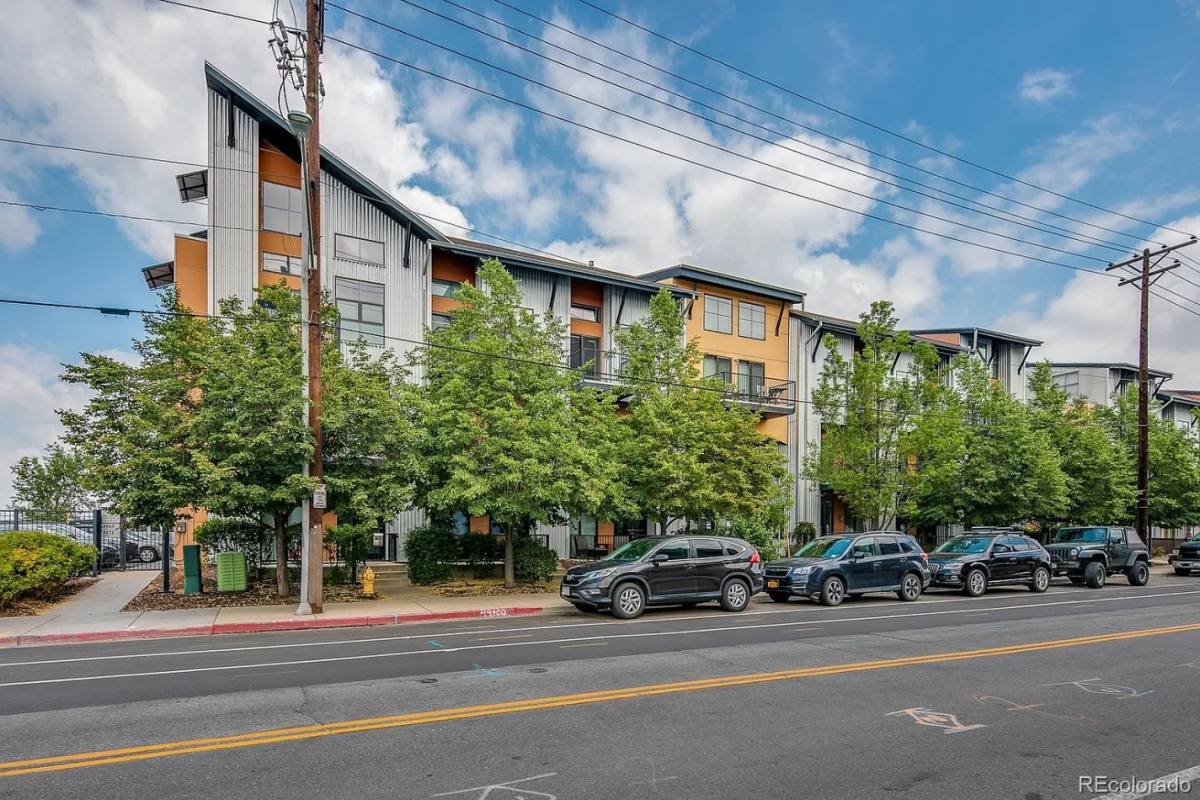 Townhouse for rent at 3149 Blake St #301, Denver, CO 80205