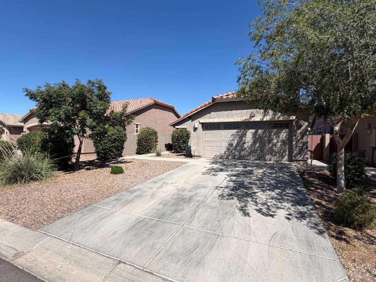 House for rent at 932 W Hot Springs Trail, San Tan Valley, AZ 85140
