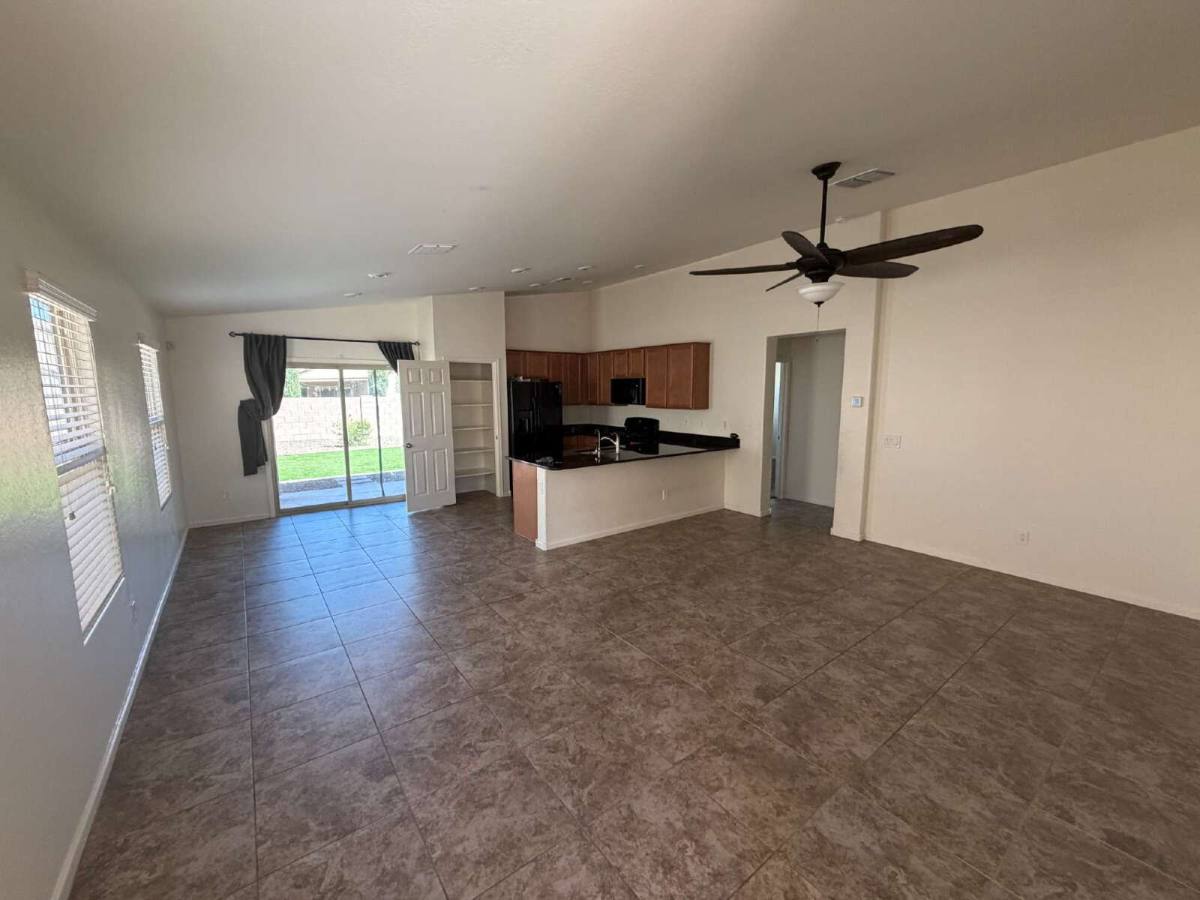 House for rent at 932 W Hot Springs Trail, San Tan Valley, AZ 85140