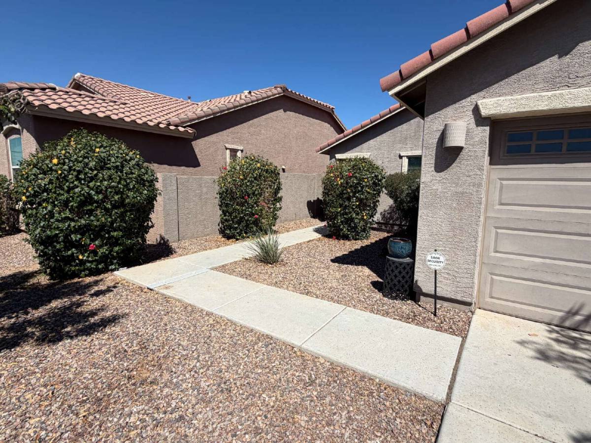 House for rent at 932 W Hot Springs Trail, San Tan Valley, AZ 85140