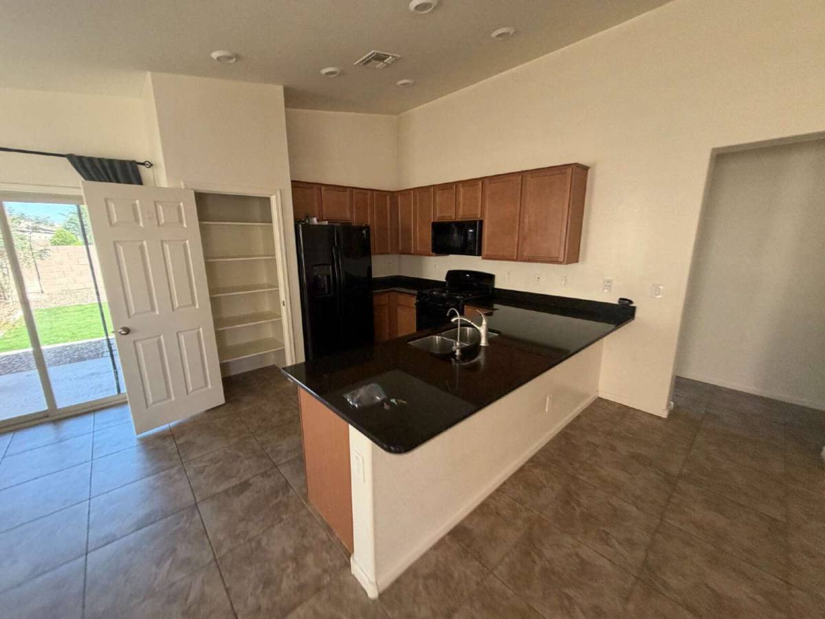 House for rent at 932 W Hot Springs Trail, San Tan Valley, AZ 85140