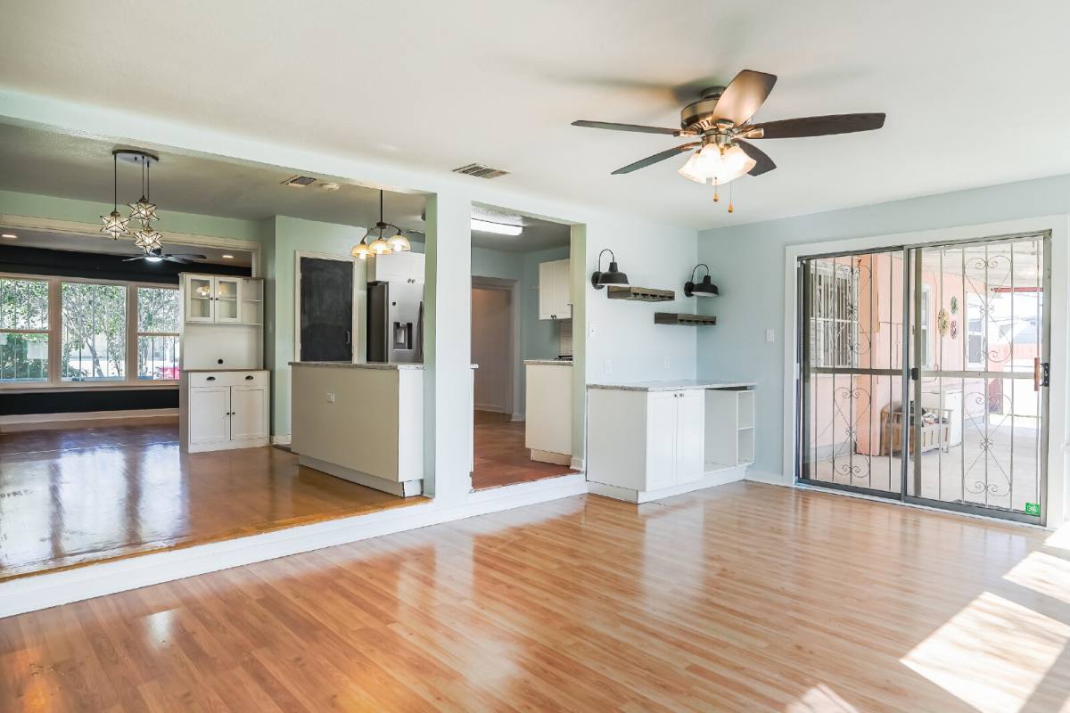 House for rent at 2622 W Summit Ave, San Antonio, TX 78228