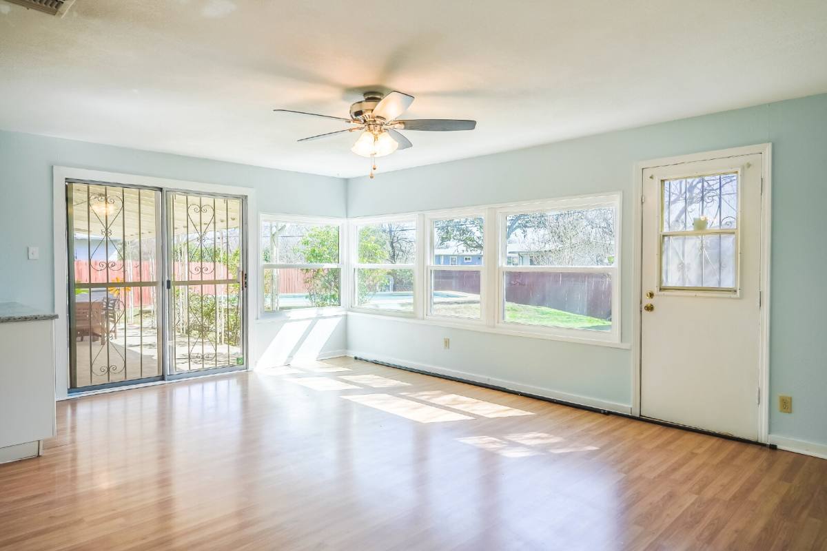 House for rent at 2622 W Summit Ave, San Antonio, TX 78228