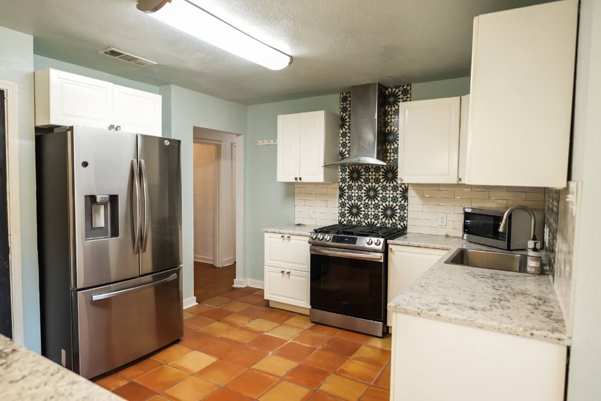 House for rent at 2622 W Summit Ave, San Antonio, TX 78228