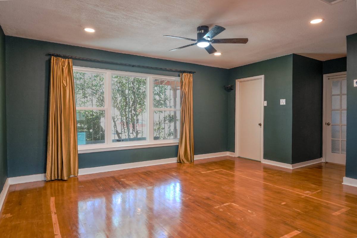 House for rent at 2622 W Summit Ave, San Antonio, TX 78228