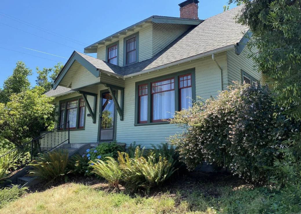 House for rent at 164 W 18th Ave, Eugene, OR 97401