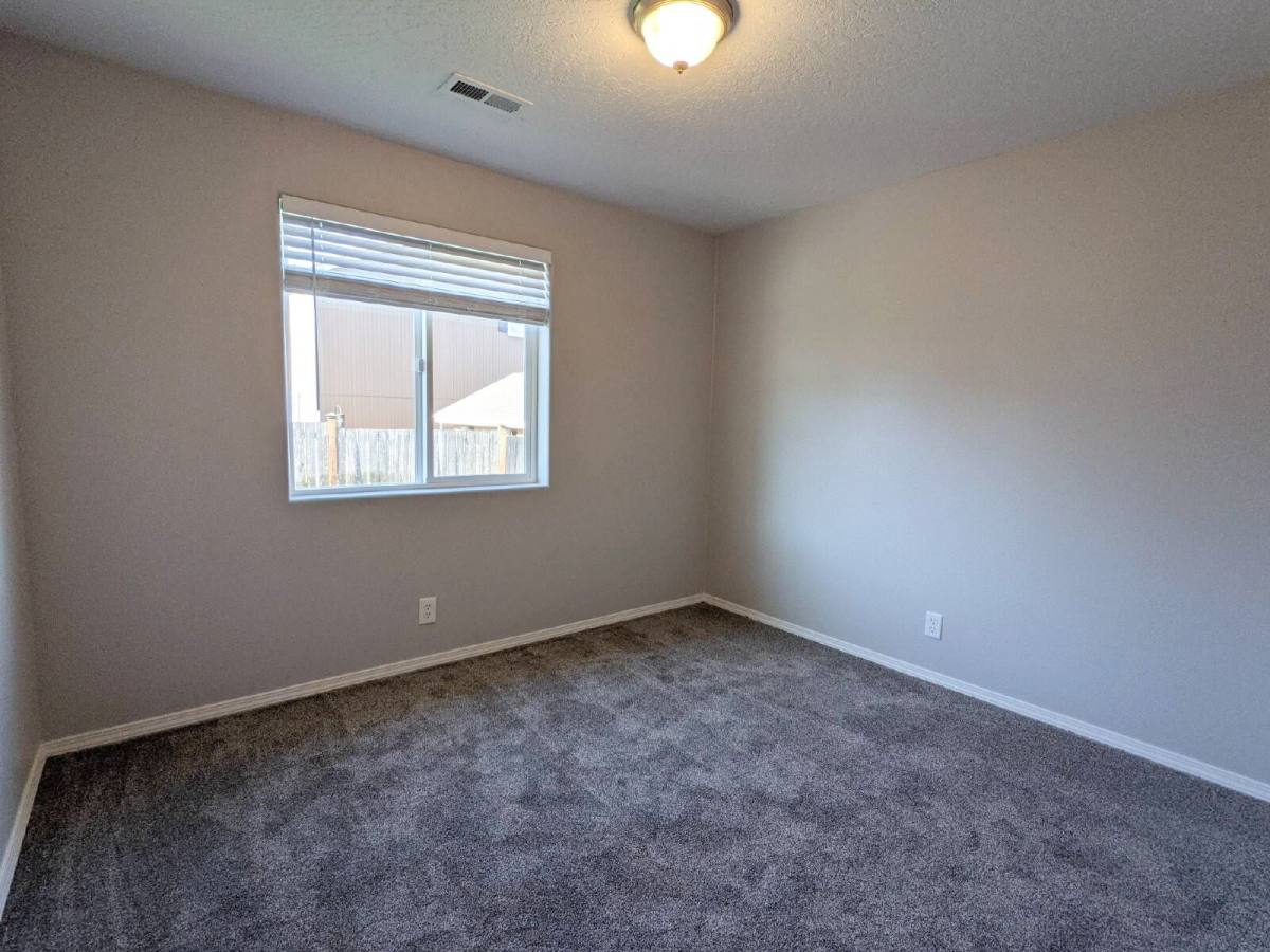 House for rent at 6025 Orchid Lane, Springfield, OR 97478