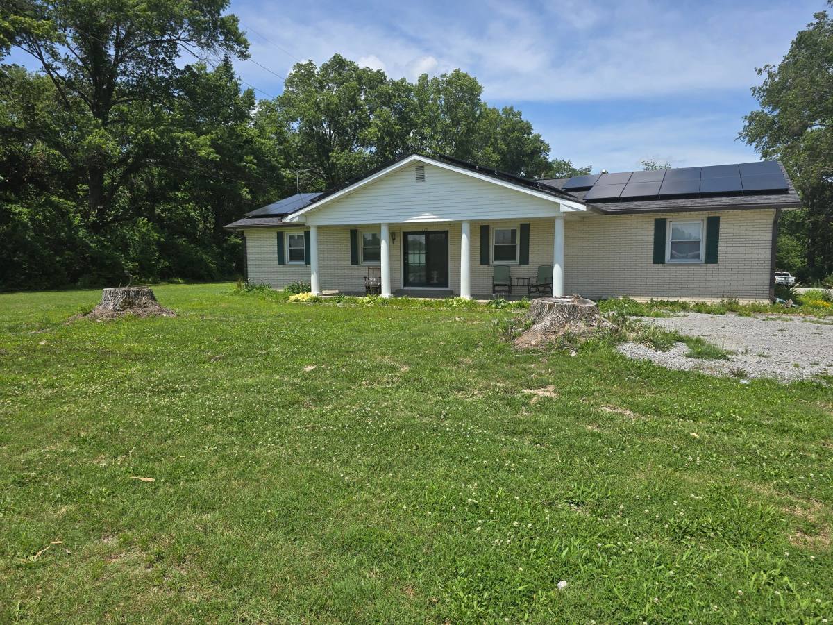 Apartment for rent at 715 W Broadway St #A, Sparta, IL 62286