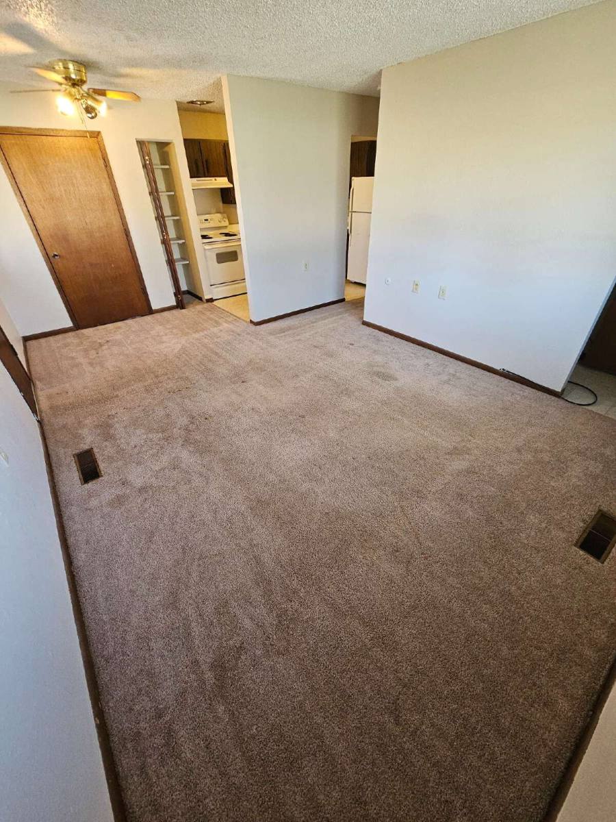 Apartment for rent at 102 8th Ave NW #14 D, Oelwein, IA 50662