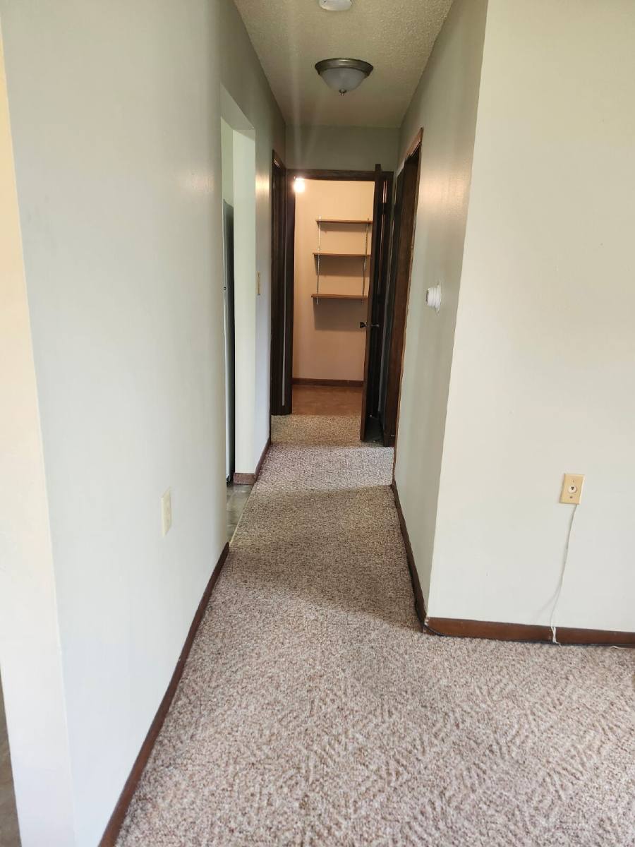 Apartment for rent at 102 8th Ave NW #2 B, Oelwein, IA 50662