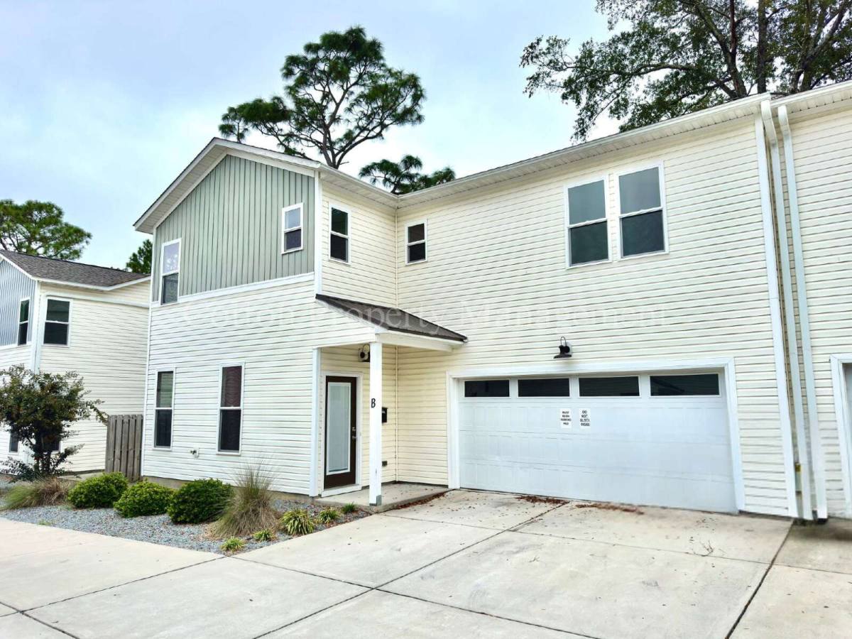 Townhouse for rent at 2852 Worth Dr #D, Wilmington, NC 28412