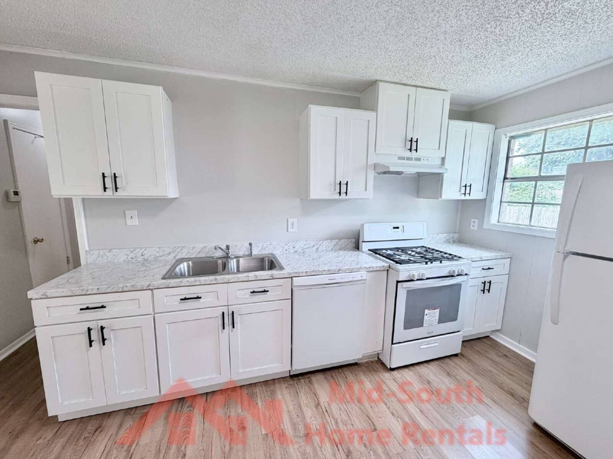 House for rent at 4011 Double Tree Rd, Memphis, TN 38109
