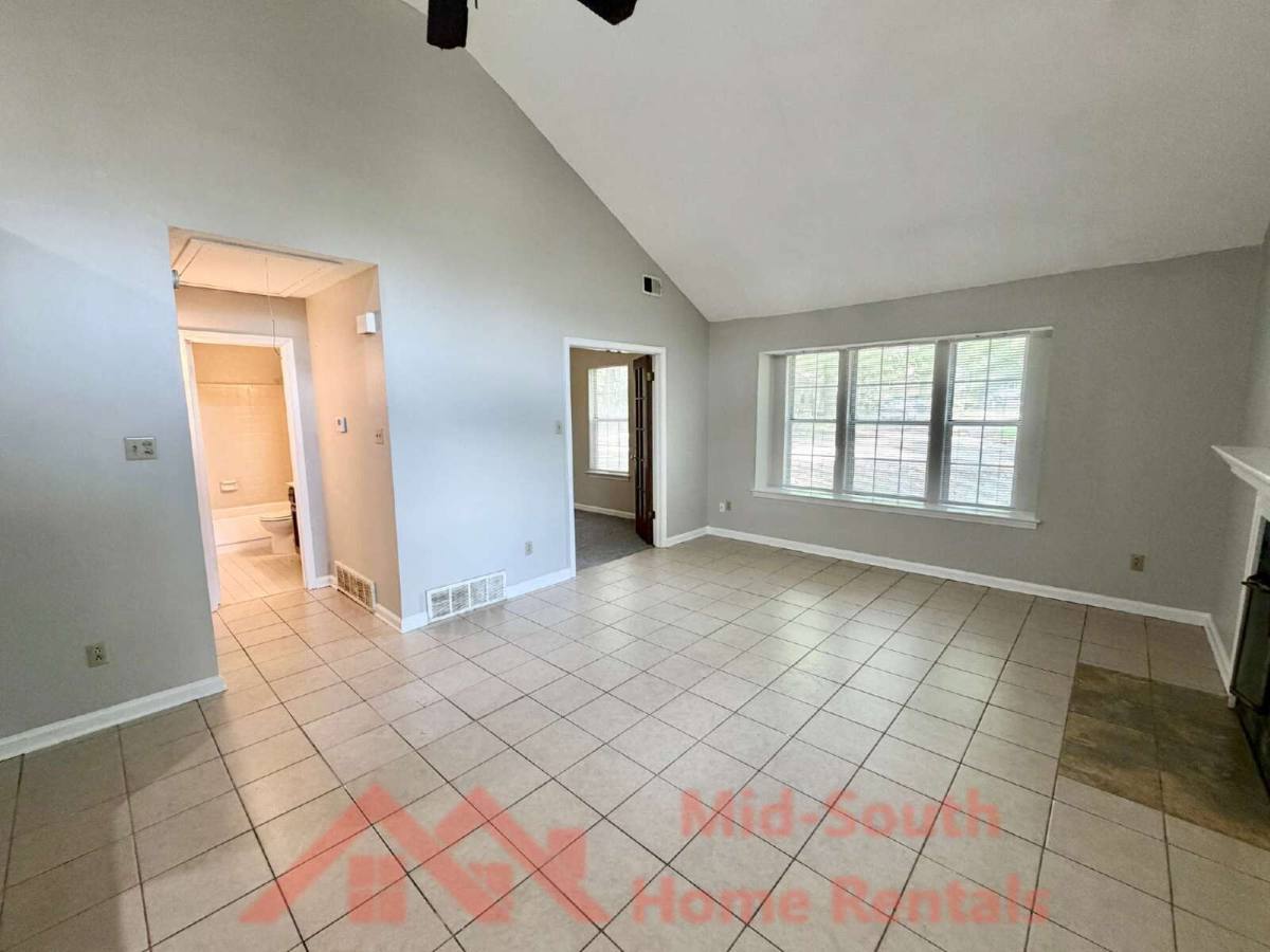 Townhouse for rent at 641 Lagrange Park Cove, Memphis, TN 38111