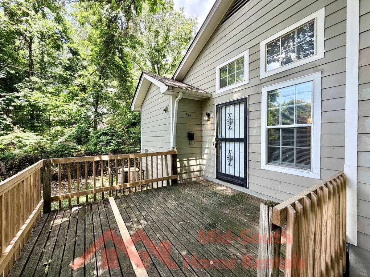 Townhouse for rent at 641 Lagrange Park Cove, Memphis, TN 38111