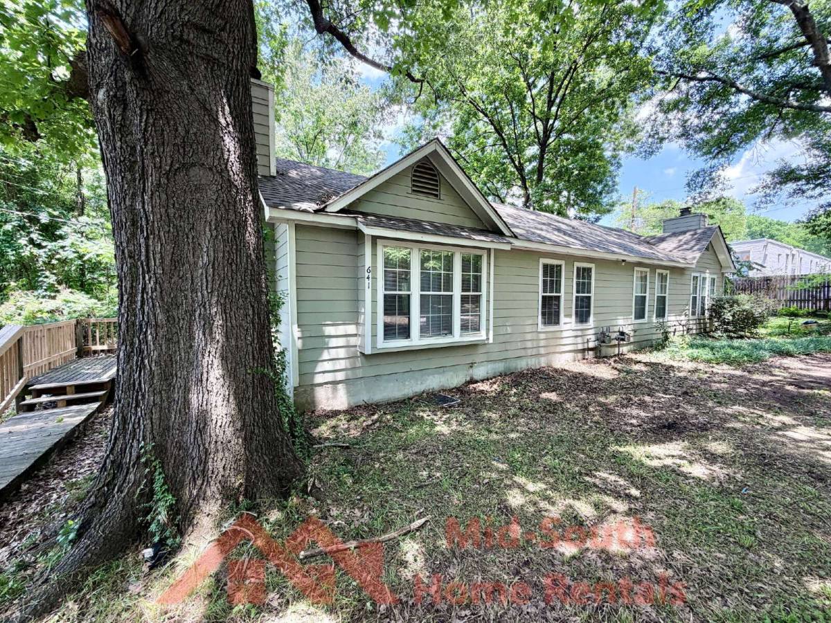 Townhouse for rent at 641 Lagrange Park Cove, Memphis, TN 38111