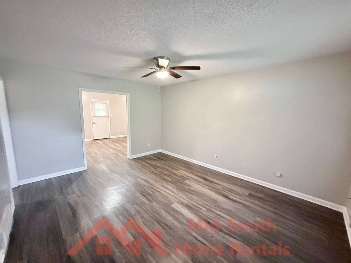 Townhouse for rent at 3829 Walsingham Dr, Memphis, TN 38128